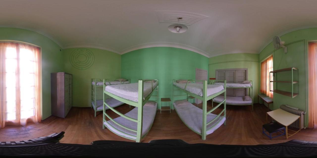 Pagration Youth Hostel Athens Ngoại thất bức ảnh