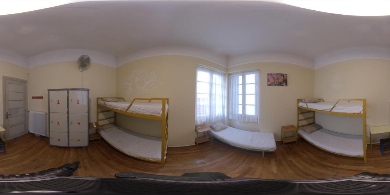 Pagration Youth Hostel Athens Ngoại thất bức ảnh
