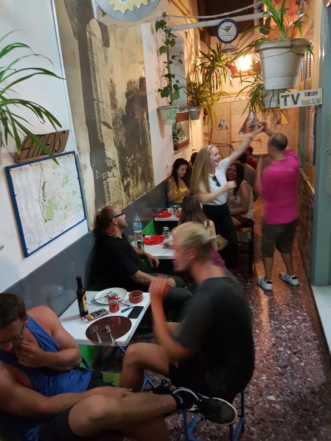 Pagration Youth Hostel Athens Ngoại thất bức ảnh
