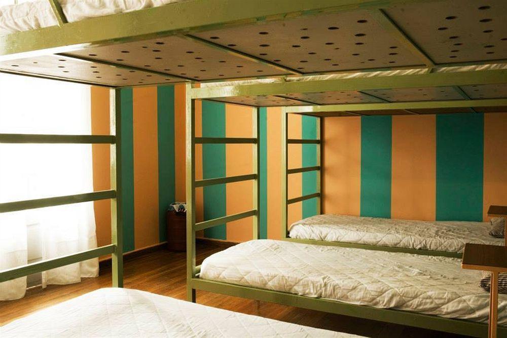 Pagration Youth Hostel Athens Ngoại thất bức ảnh