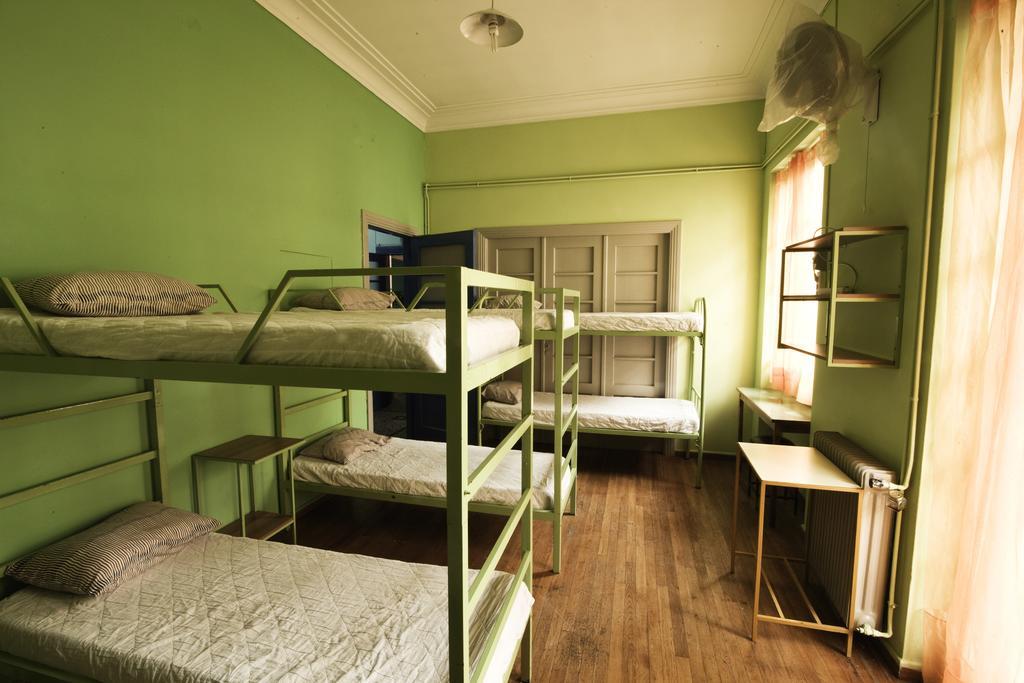 Pagration Youth Hostel Athens Ngoại thất bức ảnh